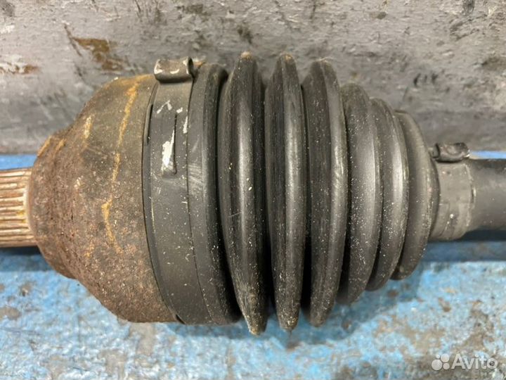 Привод передний левый Nissan Qashqai J10