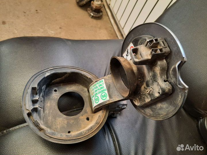 Лючок бензобака renault megane 3