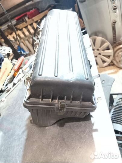 Корпус воздушного фильтра Kia Rio 1