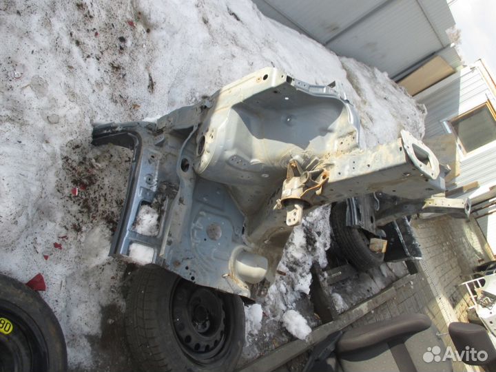 Левая передняя четверть на киа сид с 07по11год