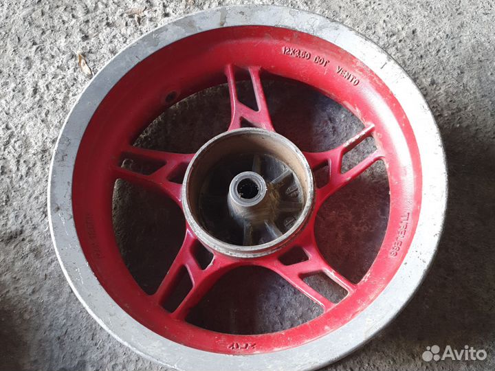 Б/У диск на скутер радиусом 12