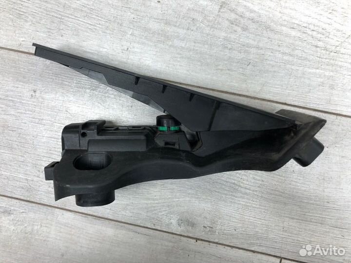 Педаль газа Skoda Octavia универсал cayc 2013