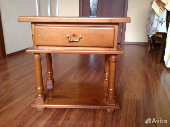 Итальянская тумбочка из массива сосны