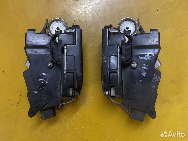 Замок левой правой сдвижной двери mercrdes w639