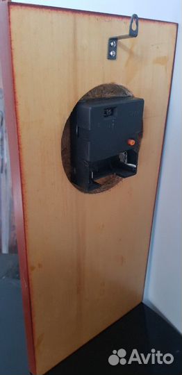 Часы кварцевые настенные Янтарь. СССР