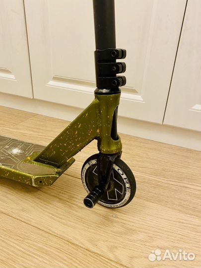 Трюковой самокат Explore