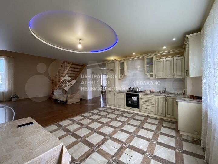 Дом 213,3 м² на участке 30 сот.