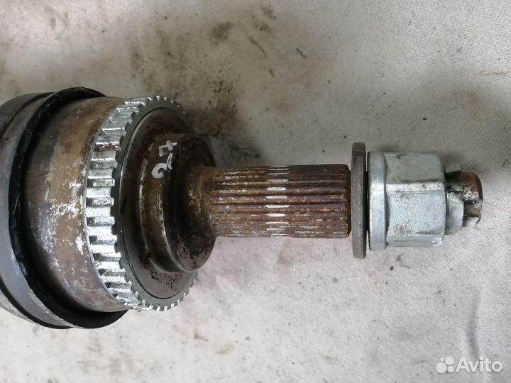 Полуось передняя правая для Nissan Primera P11 рес