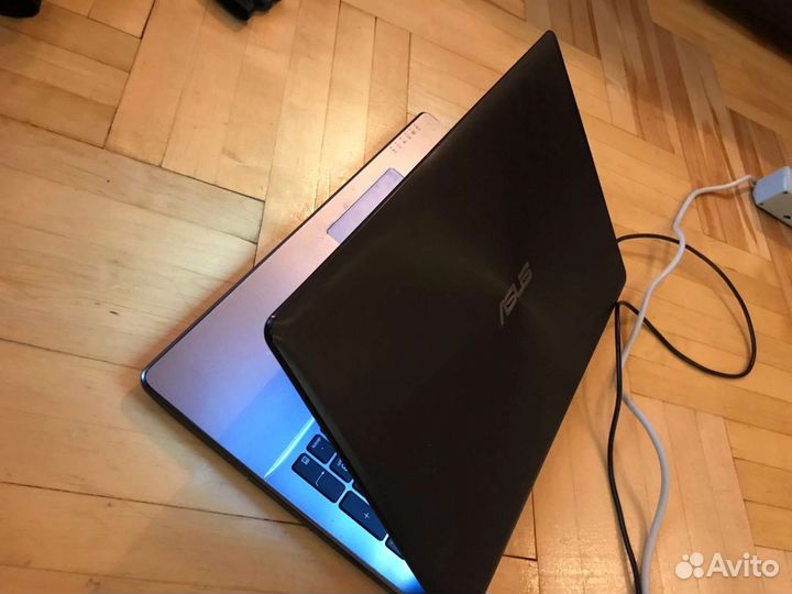 Ноутбук asus