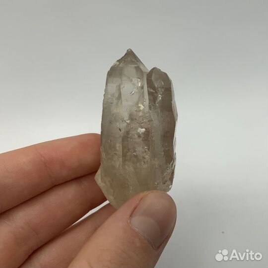 Кристаллы горного хрусталя и дымчатого кварца