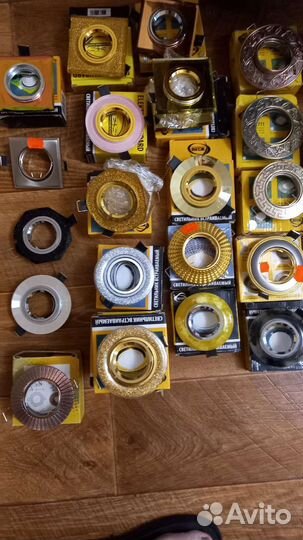 Светильник встраиваемый точечный