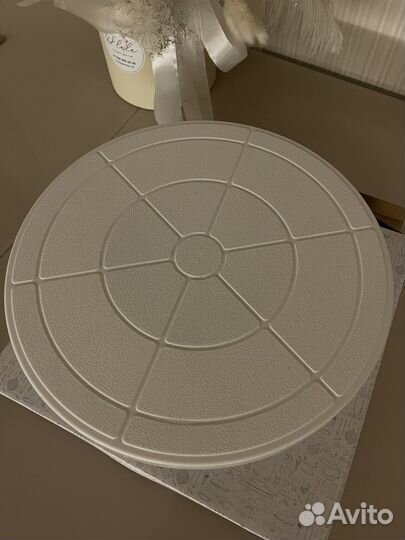 Тортовница вращающаяся