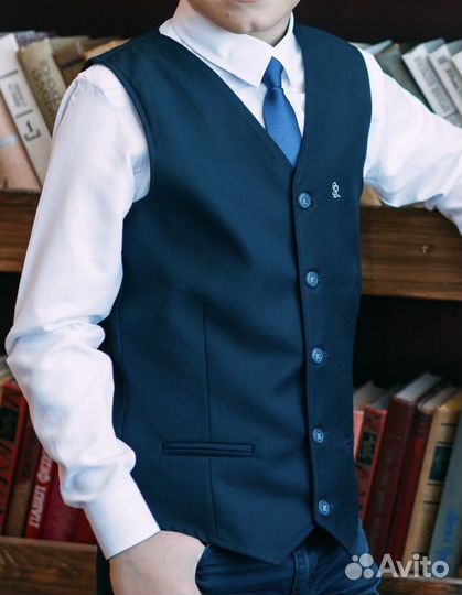 Жилет классический школьный