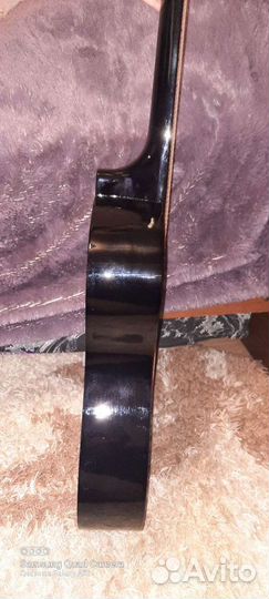 Акустическая гитара