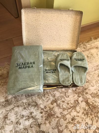 Подарочный комплект халат, тапочки, полотенце