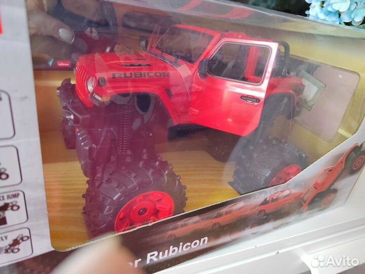 Продам новую машинку на радиоуправлении