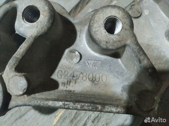 Кронштейн опоры двигателя Chevrolet Cobalt седан