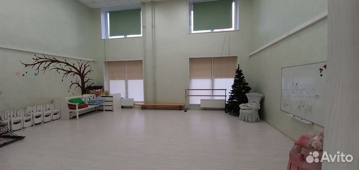 Зал класс для танцев, йоги, единоборств, тренингов