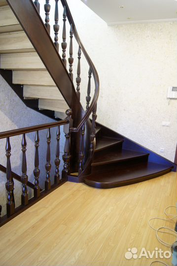 Лестница на второй этаж