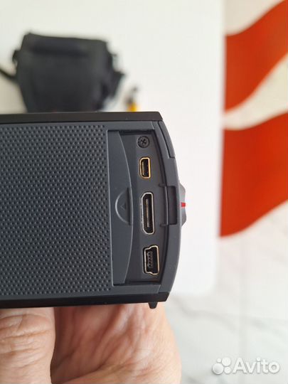 Видеокамера full hd Samsung HMX-Q10BP