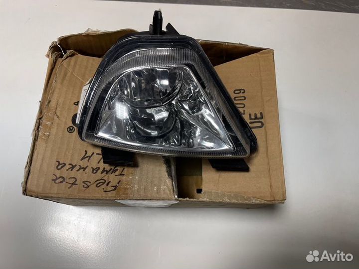 Фара противотуманная левая Ford Fiesta