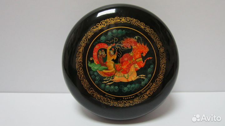 Деревянная Шкатулка с Лаковой Миниатюрой 