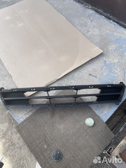 Решетка радиатора нижняя hyundai solaris