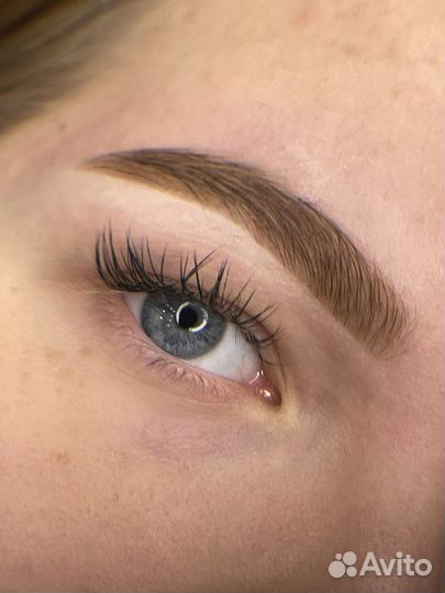 Модель на брови и ресницы