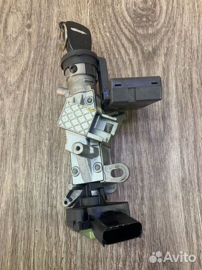 Замок зажигания Jeep Patriot внедорожник 2008