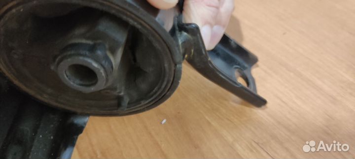 Подушки/опоры левая правая Lancer x 1.5 МКПП