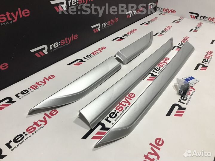 Накладки на пороги Subaru Forester с 2018