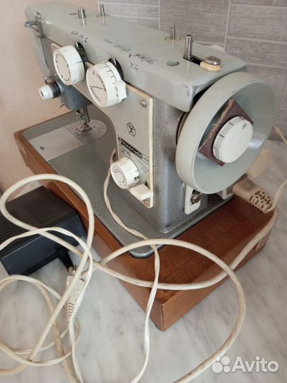 Швейная машина Подольск 142