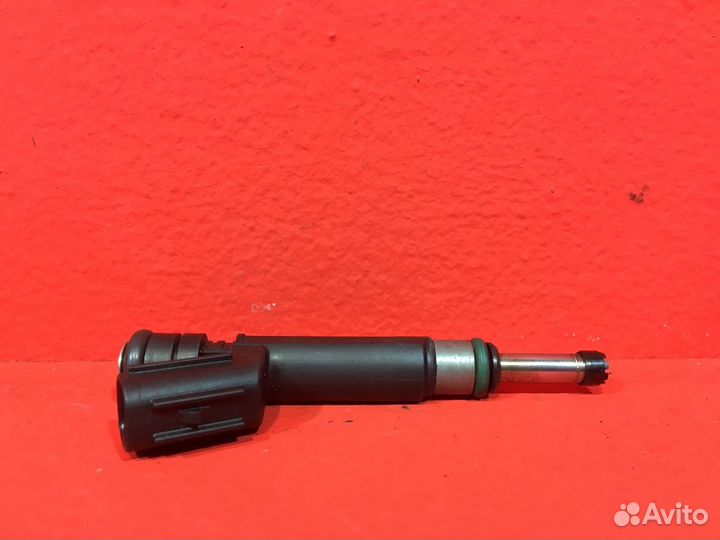 Форсунка топливная Nissan Juke F15 SUV HR16DE