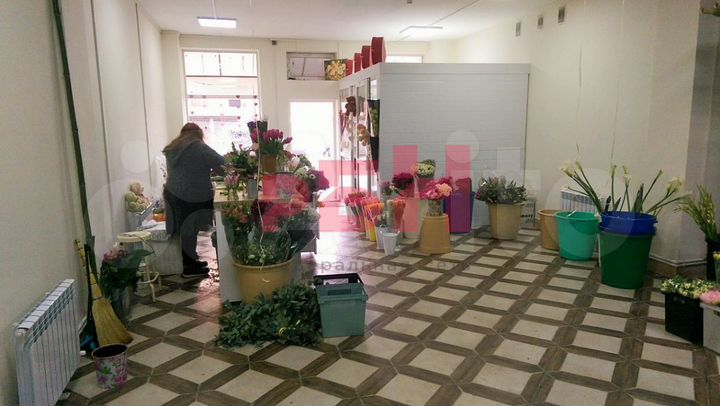 С арендатором Магазин цветов 180,7 кв.м
