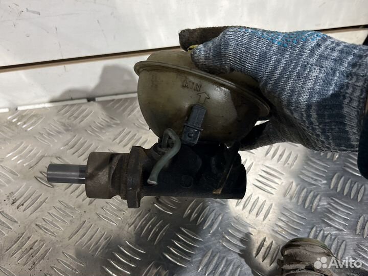 Главный тормозной цилиндр audi 80 b4