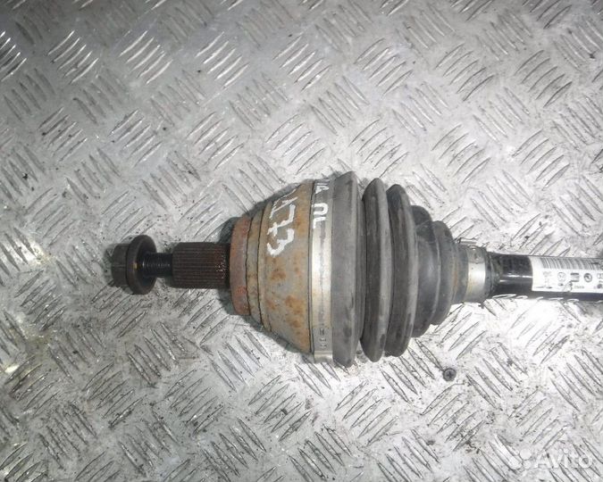 VW Tiguan 1 Полуось передняя левая