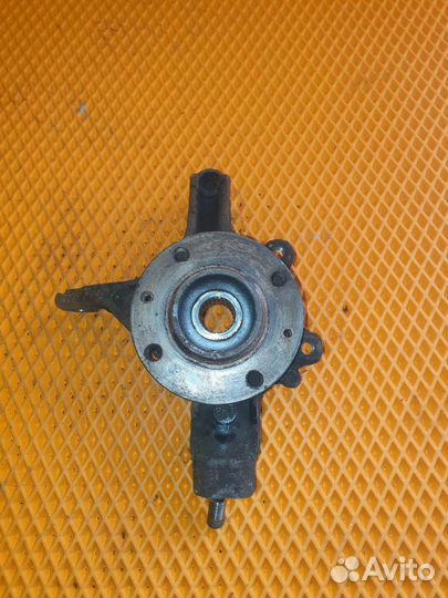 Кулак поворотный передний правый Peugeot 308