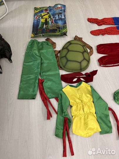 Продам новогодние костюмы на детей