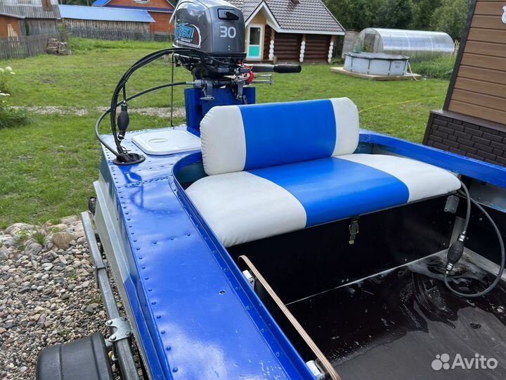 Моторная лодка