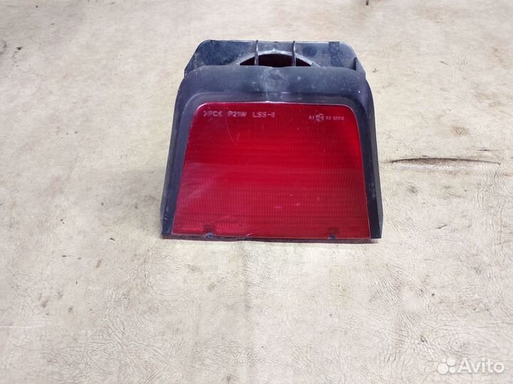 Дополнительный стоп сигнал Renault Logan