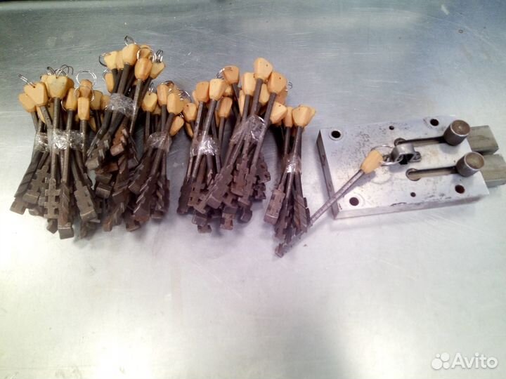 87ключей+Замок ригельный гаражный