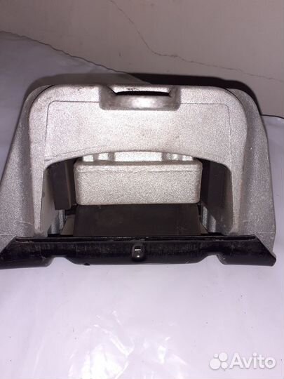 Опора двигателя правая skoda octavia