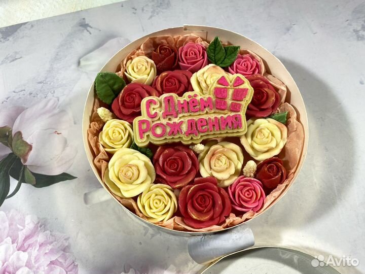 Сладкий подарок на день рождения из шоколада