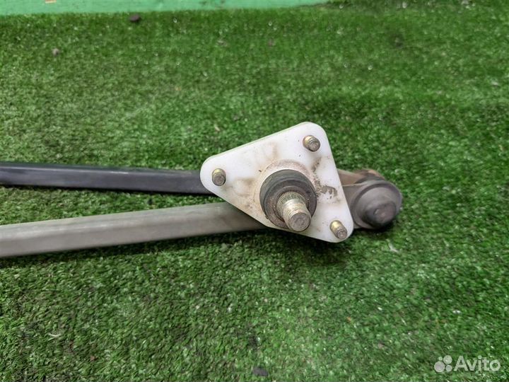 Трапеция стеклоочистителей Nissan Terrano 2 (R20)