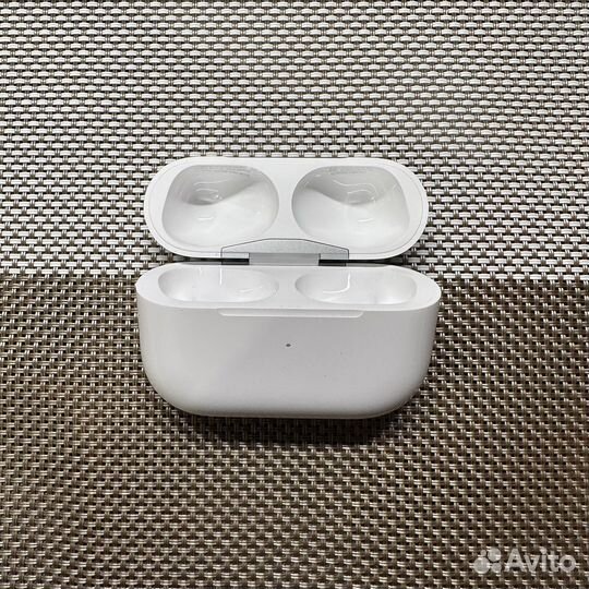 Кейс AirPods Pro 2 оригинал (1600 отзывов)