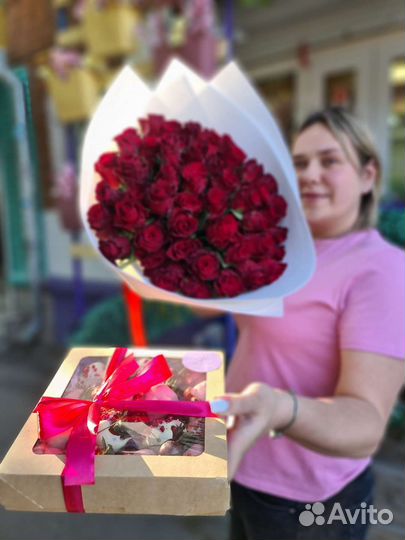 Роза клубника в шоколаде букет роз