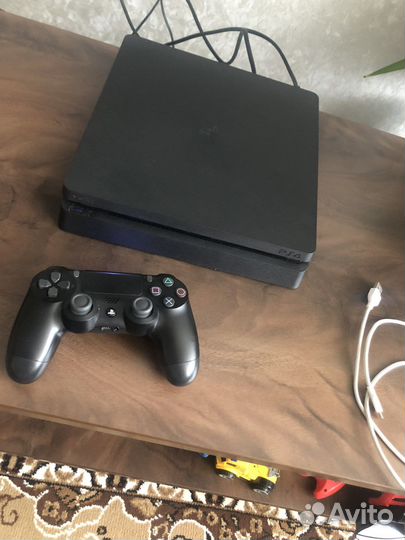 Sony playstation 4 slim