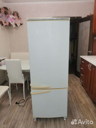 Холодильник атлант бу