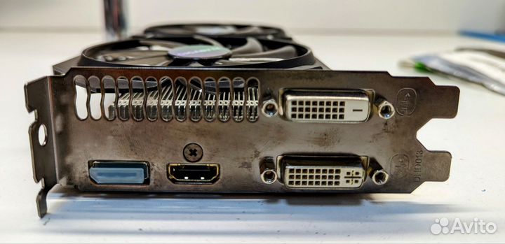 Видеокарта AMD Radeon R9 270 2 Гб