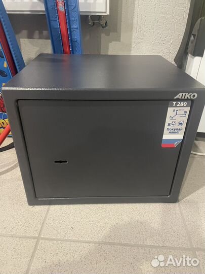 Сейф металлический